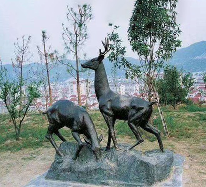 铸桐鹿雕塑的象征